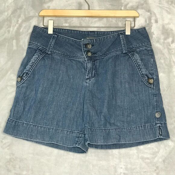 GAP Shorts Womens 6 Denim Flat Front Mid Rise Pockets Buttons Jean Cotton - Picture 1 of 10